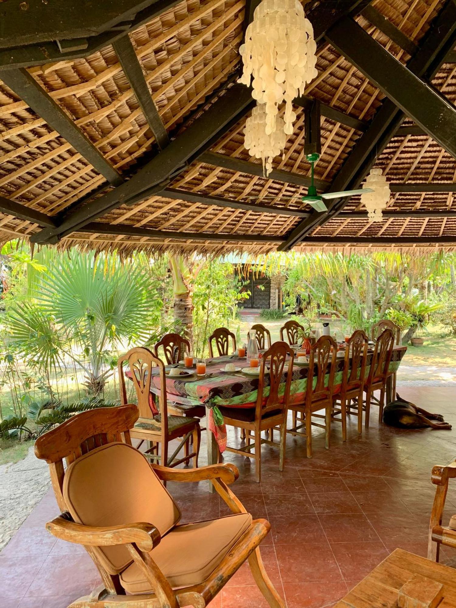 Ravenala Beach Bungalows Moalboal Exterior photo